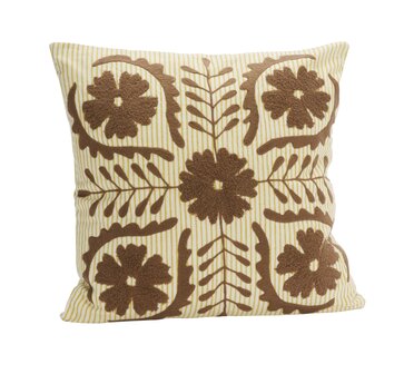 Madam Stoltz - Suzani geborduurde kussen - bruin/geel/off white - 45 x 45 cm