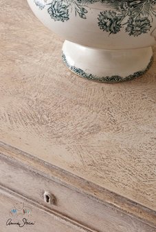 Annie Sloan Dark soft wax