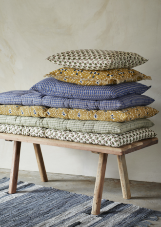 Madame Stoltz -matraskussen 60 x 100- Off white, groen, blauw, zwart