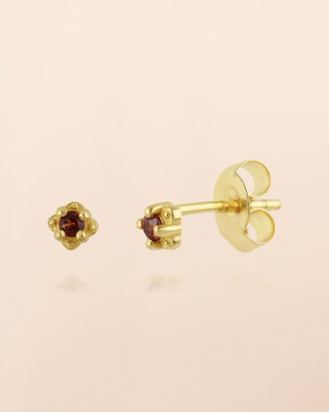 Muja Juma - oorbel -zilver verguld - stud Lepus - garnet 2mm round