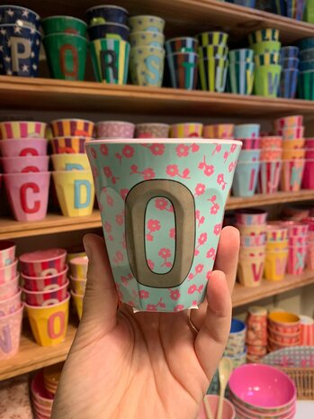 Rice - Melamine Cup - alfabet letters  - Bloem